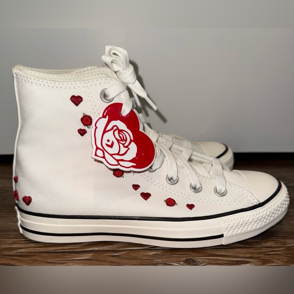 Women’s Chuck Taylor High Top Sneaker❤️ - Picture 8 of 8